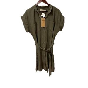 Thread and Supply green button up dress size medium
